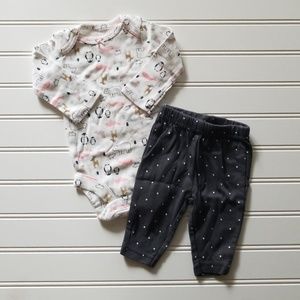 Carter's Newborn Matching Set